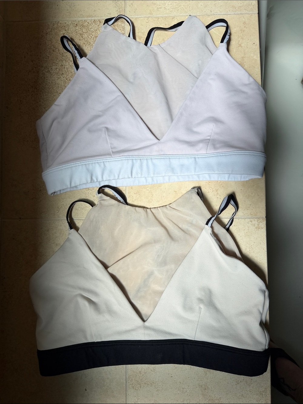 ALO Yoga - Field Crop Top Bras (SET OF TWO: Cream/Black & White/Zephyr)